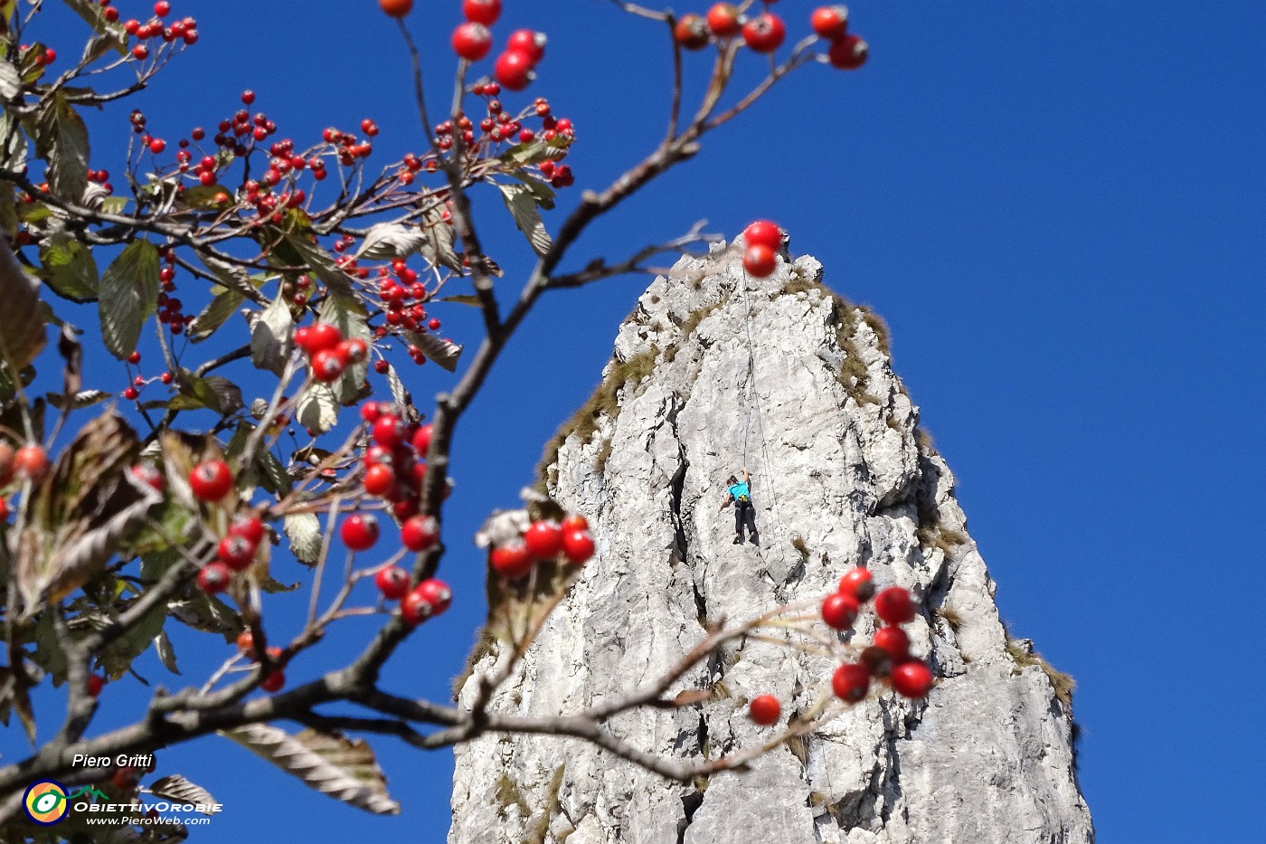 14 Arrampicata sul Torrione Longo.JPG